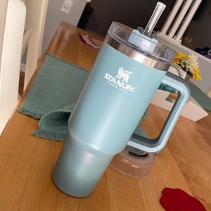 stanley 40oz quencher slate